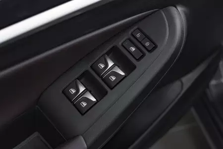 Интерьер Changan EADO plus, фото 16/17